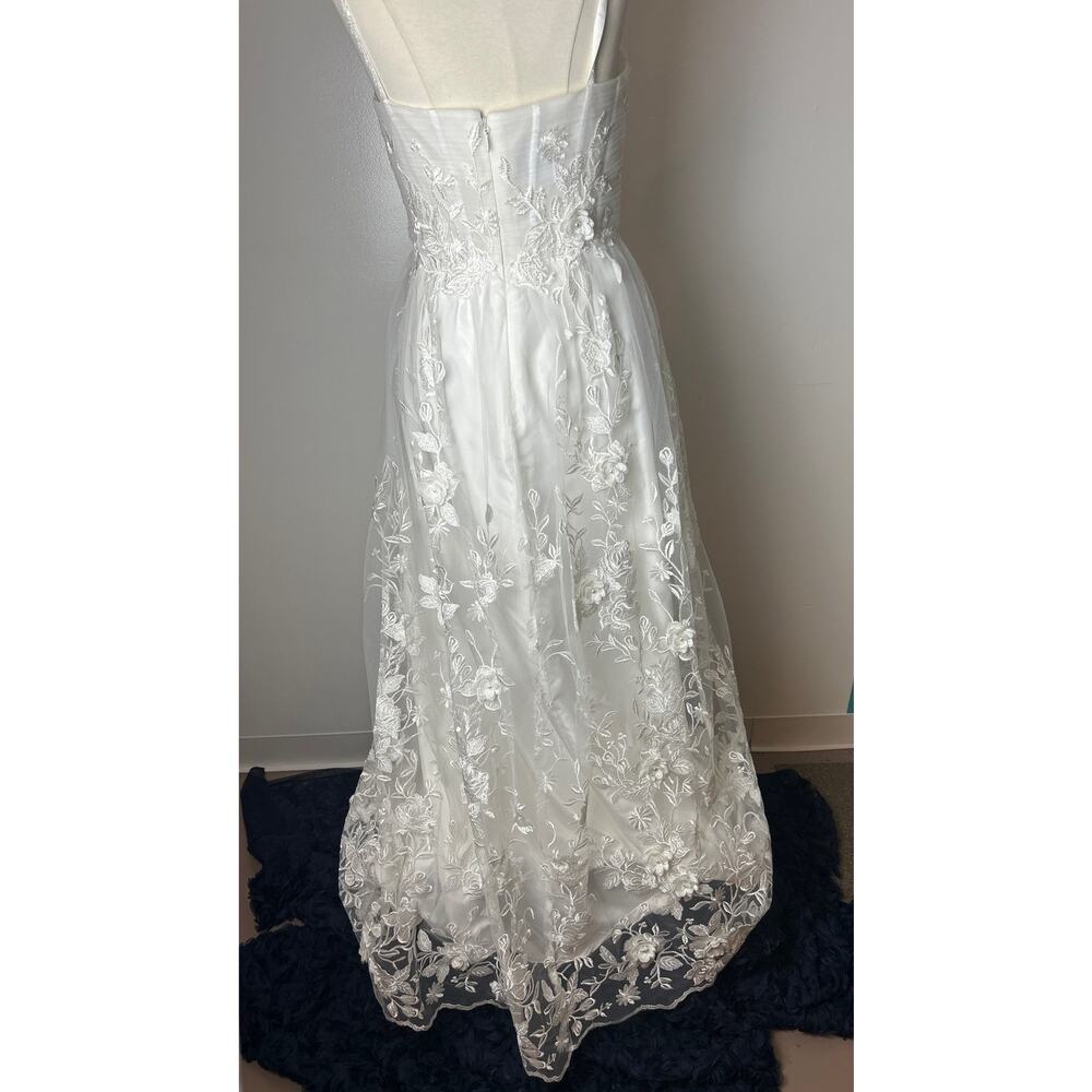 David's Bridal 3D Floral Wedding Dress Size 10 Soft White - Picture 8 of 13